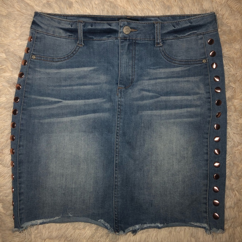 Denim skirt size 7/28 NWOT